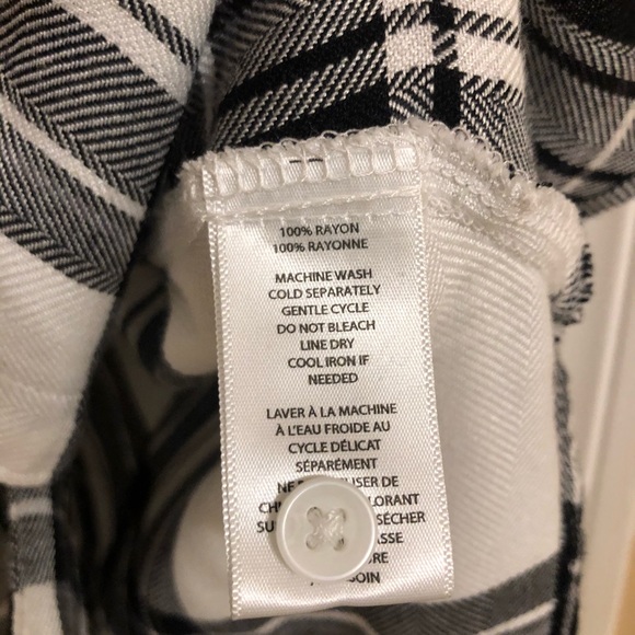 BeachLunchLounge Long Sleeve Button Back Detail Plaid Shirt Size Small - Picture 8 of 14